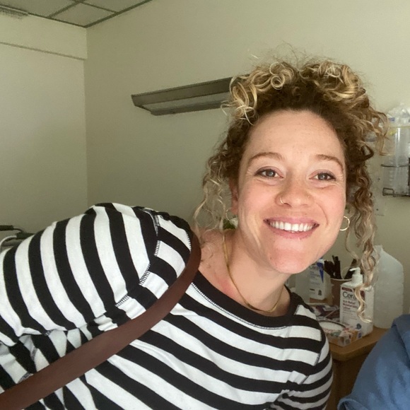 Meet your Posher, Nikki - Picture 3 of 5